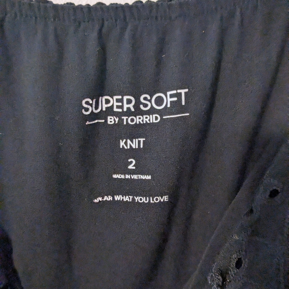 Torrid Black Super Soft Cold-Shoulder Ruffle Top Size 2 (18/20) - Picture 4 of 9